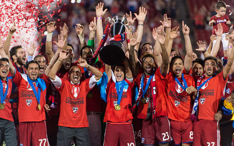 20160913 FC Dallas US Open Cup Trophy Lift
