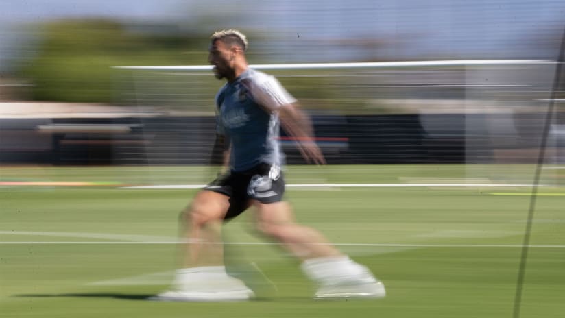 04032024 LAFC training Bouanga blur