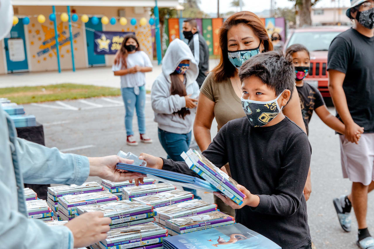 Book Drive Presented By University Of Phoenix - https://la-mp7static.mlsdigital.net/elfinderimages/Graphics/Community/Events/200805_UoPX_BookDrive/200805_BookDrive_IB_14-3.jpg
